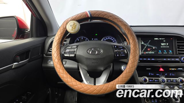 Hyundai AVANTE 2019 — photo 13