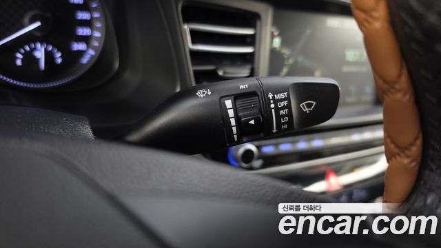 Hyundai AVANTE 2019 — photo 18