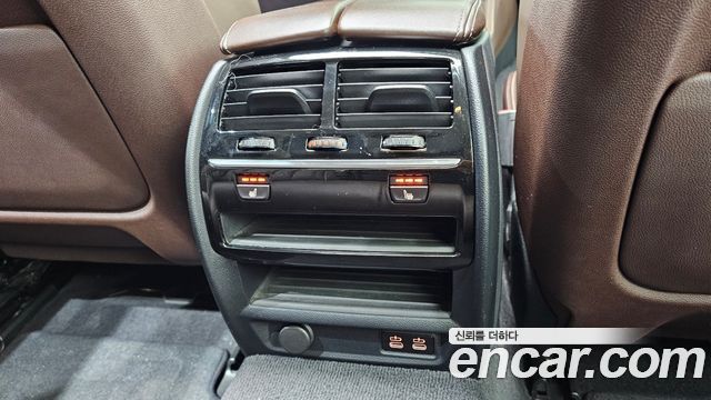 BMW 5-Series 2020 — photo 24