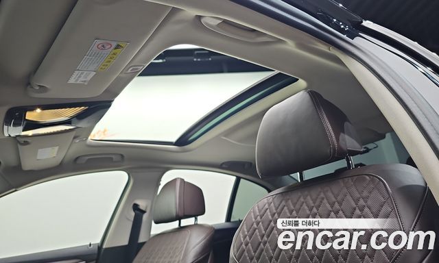 BMW 5-Series 2020 — photo 25