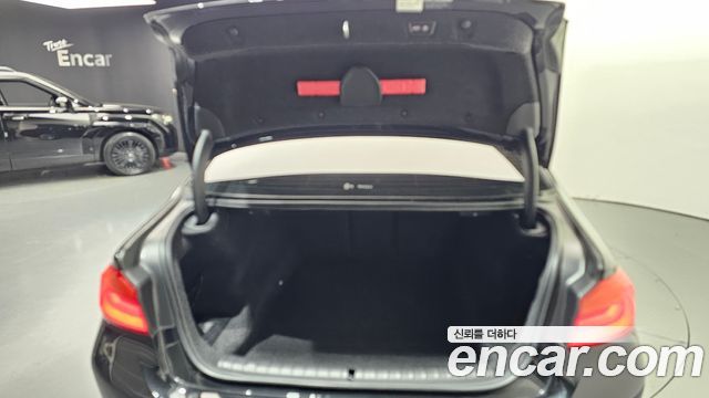 BMW 5-Series 2020 — photo 26