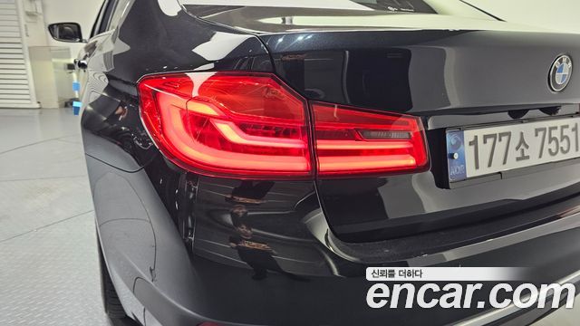 BMW 5-Series 2020 — photo 9