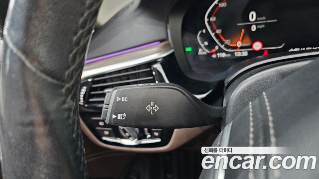 BMW 5-Series 2020 — photo 28