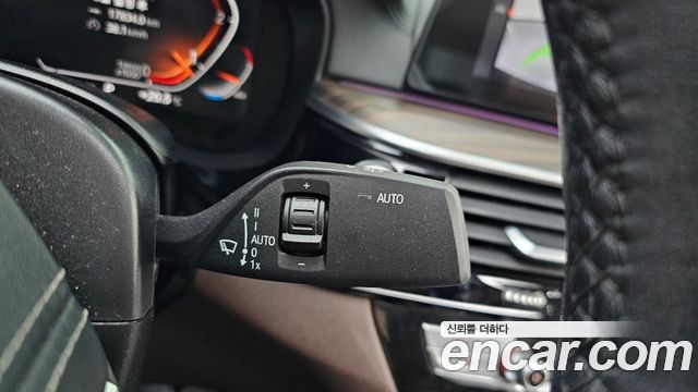 BMW 5-Series 2020 — photo 29