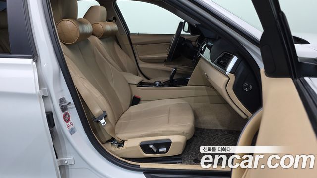 BMW 3-Series 2016 — photo 11
