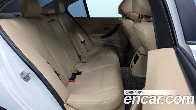 BMW 3-Series 2016 — photo 12