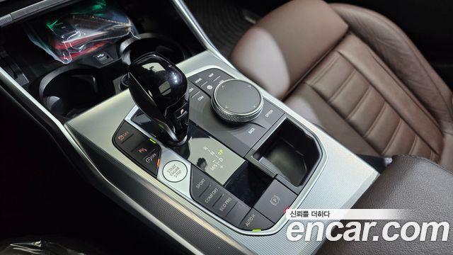 BMW 3-Series 2022 — photo 12