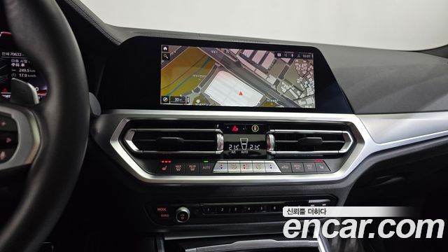 BMW 3-Series 2022 — photo 18