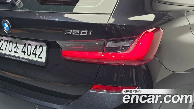 BMW 3-Series 2022 — photo 9