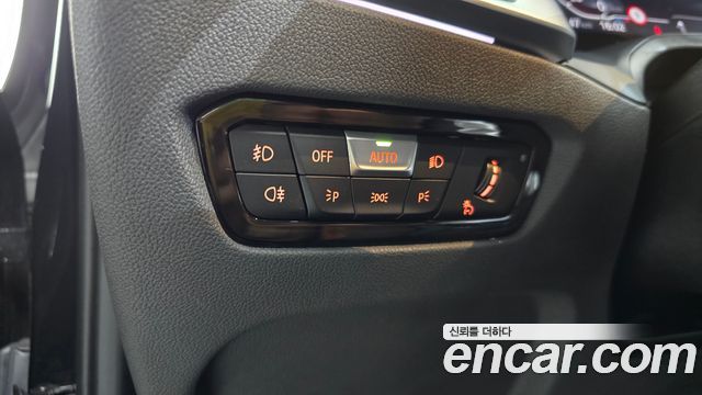 BMW 3-Series 2022 — photo 27
