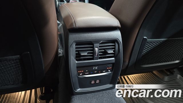 BMW 3-Series 2022 — photo 31