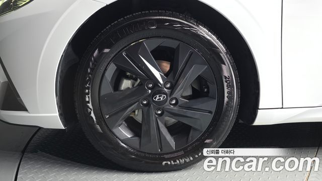 Hyundai AVANTE 2021 — photo 5