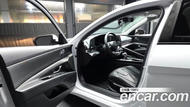 Hyundai AVANTE 2021 — photo 13