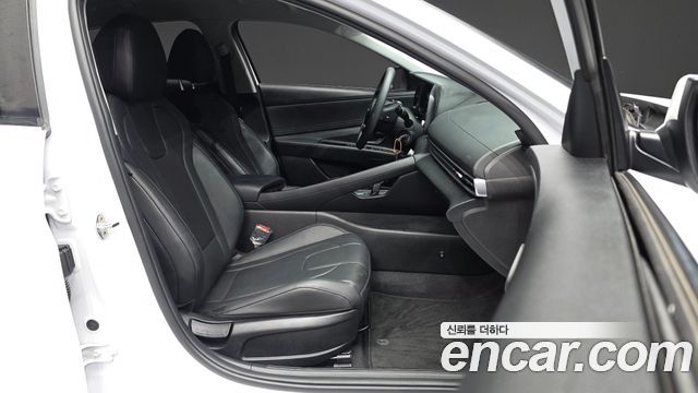 Hyundai AVANTE 2021 — photo 17