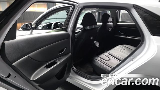 Hyundai AVANTE 2021 — photo 16