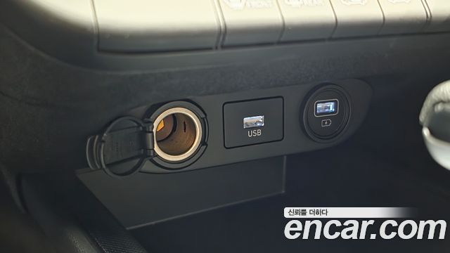 Hyundai AVANTE 2021 — photo 32