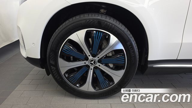 Mercedes-Benz EQC 2020 — photo 5