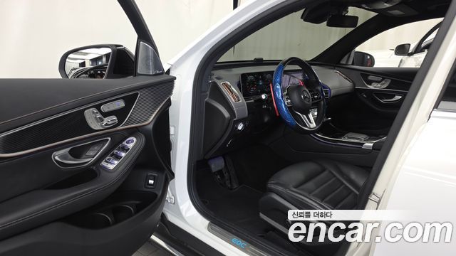 Mercedes-Benz EQC 2020 — photo 13