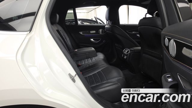 Mercedes-Benz EQC 2020 — photo 18