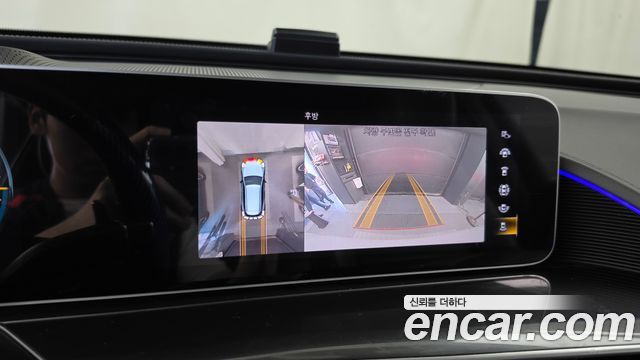 Mercedes-Benz EQC 2020 — photo 21