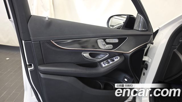 Mercedes-Benz EQC 2020 — photo 14