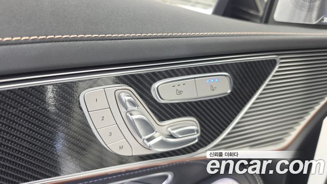 Mercedes-Benz EQC 2020 — photo 29