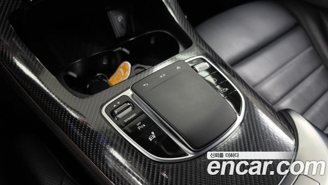 Mercedes-Benz EQC 2020 — photo 32