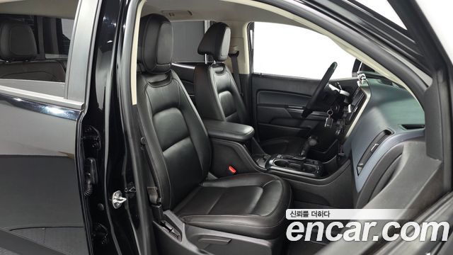 Chevrolet Korea Colorado 2021 — photo 11