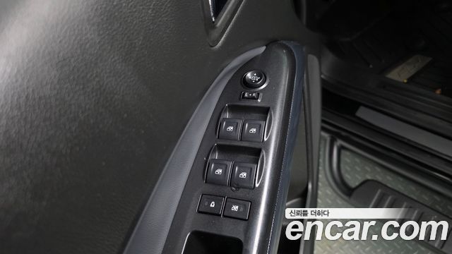 Chevrolet Korea Colorado 2021 — photo 16