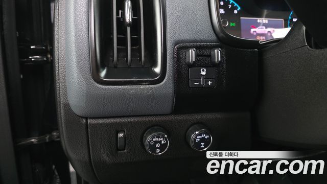 Chevrolet Korea Colorado 2021 — photo 18