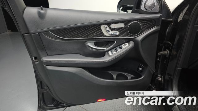 Mercedes-Benz GLC-Class 2018 — photo 14