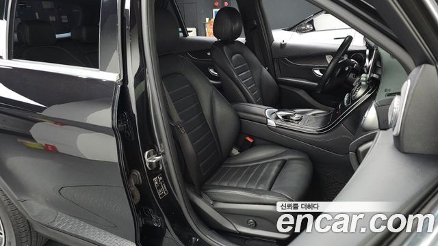 Mercedes-Benz GLC-Class 2018 — photo 16