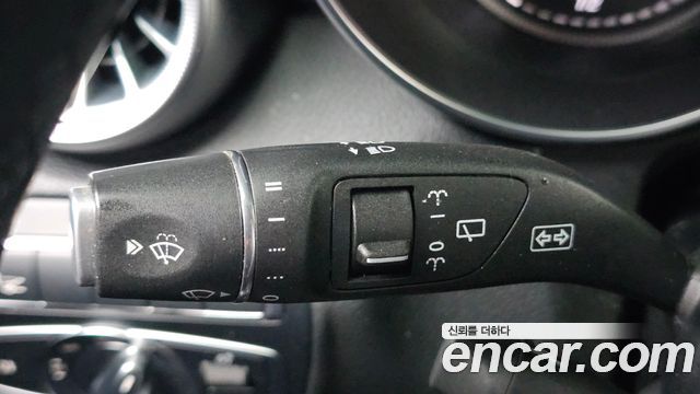 Mercedes-Benz GLC-Class 2018 — photo 29