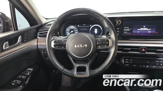 Kia K5 2023 — photo 13