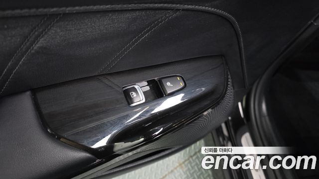 Kia K5 2023 — photo 19