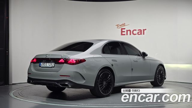 Mercedes-Benz E-Class 2024 — photo 2