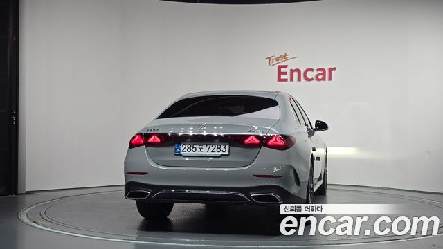 Mercedes-Benz E-Class 2024 — photo 4