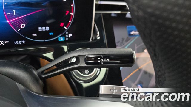 Mercedes-Benz E-Class 2024 — photo 9