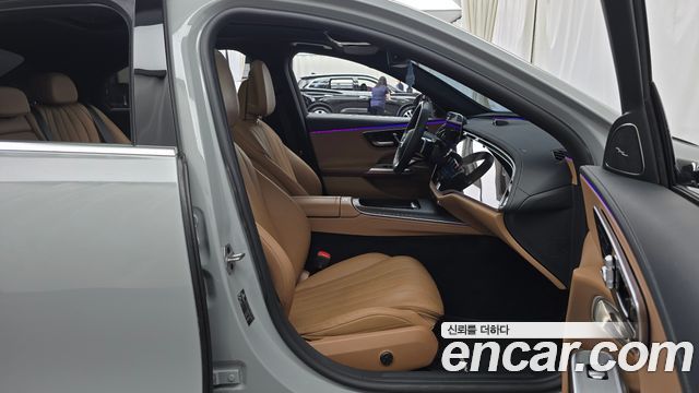 Mercedes-Benz E-Class 2024 — photo 11