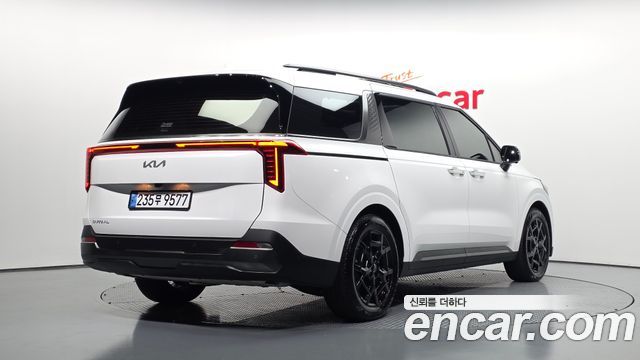 Kia Canival 2025 — photo 2
