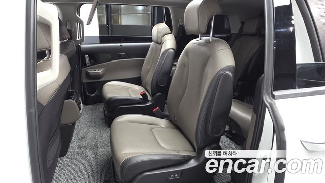 Kia Canival 2025 — photo 16