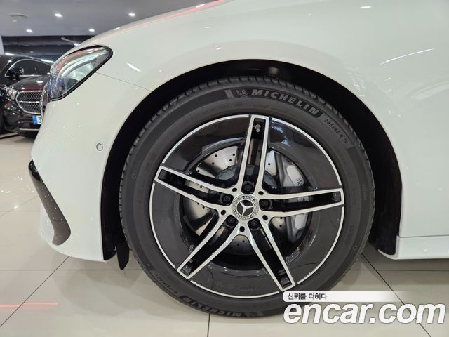 Mercedes-Benz E-Class 2026 — photo 5