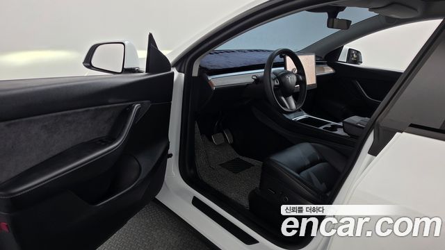 Tesla Model Y 2022 — photo 13