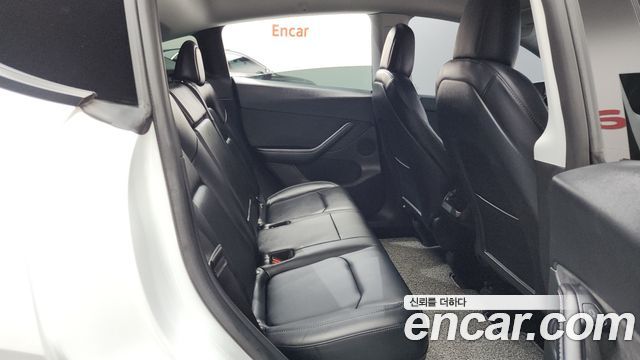 Tesla Model Y 2022 — photo 17