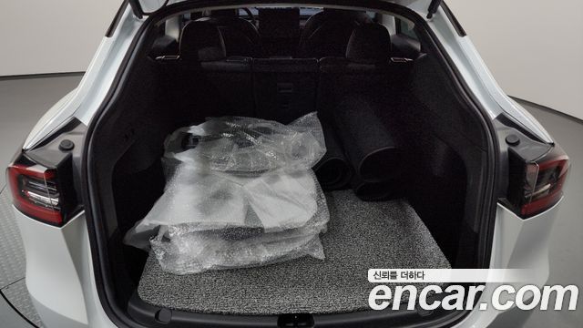 Tesla Model Y 2022 — photo 23