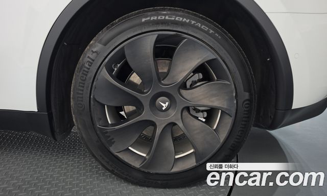 Tesla Model Y 2022 — photo 7