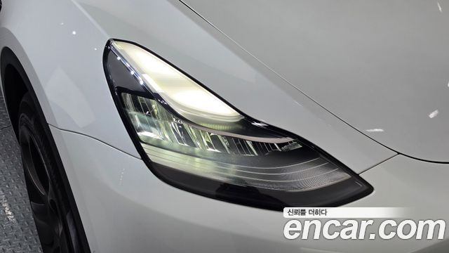 Tesla Model Y 2022 — photo 8