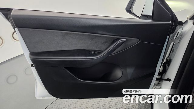 Tesla Model Y 2022 — photo 14