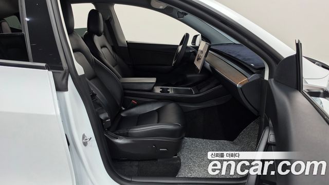 Tesla Model Y 2022 — photo 16