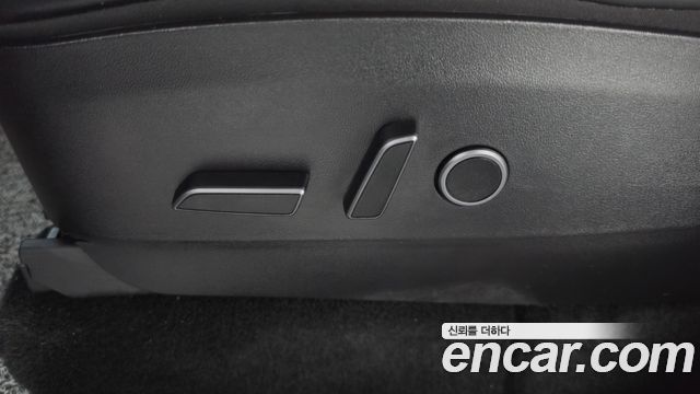 Tesla Model Y 2022 — photo 32